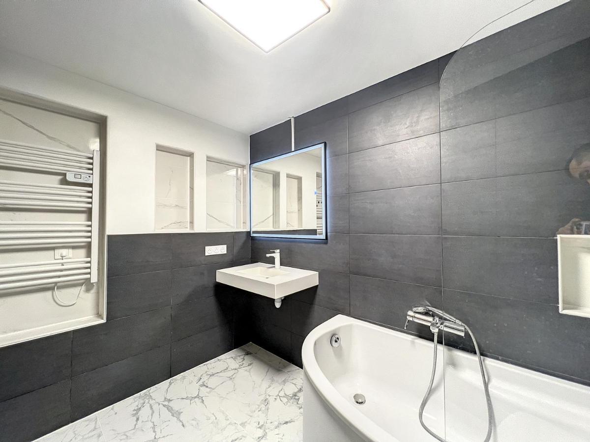 Eros Apartment *